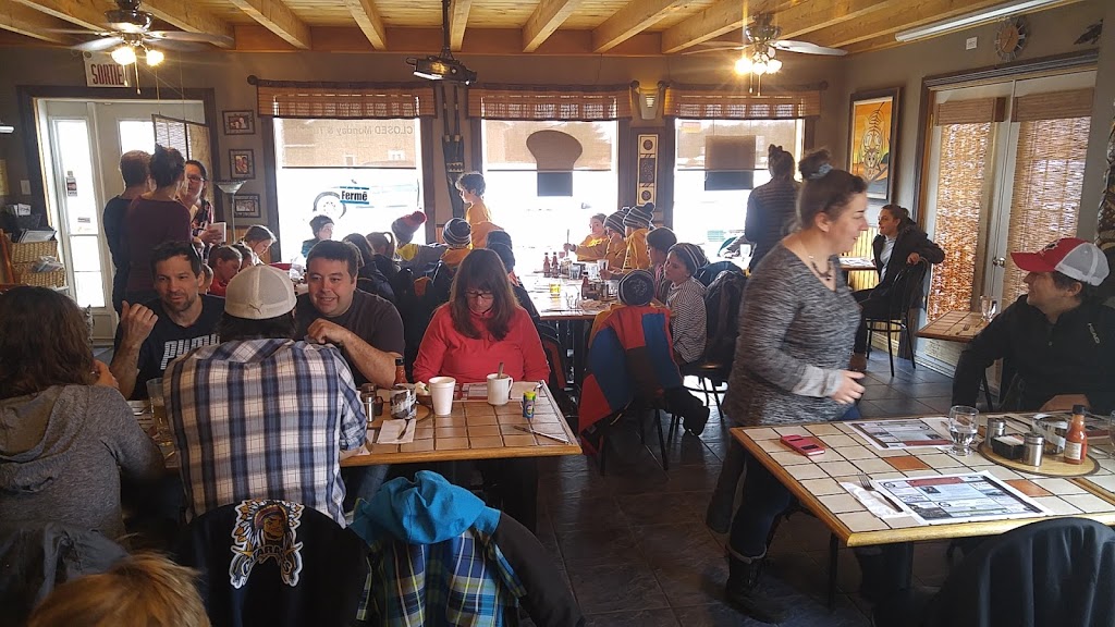 Restaurant La Chouette | 56 Rue Desjardins, Ripon, QC J0V 1V0, Canada | Phone: (819) 983-1040