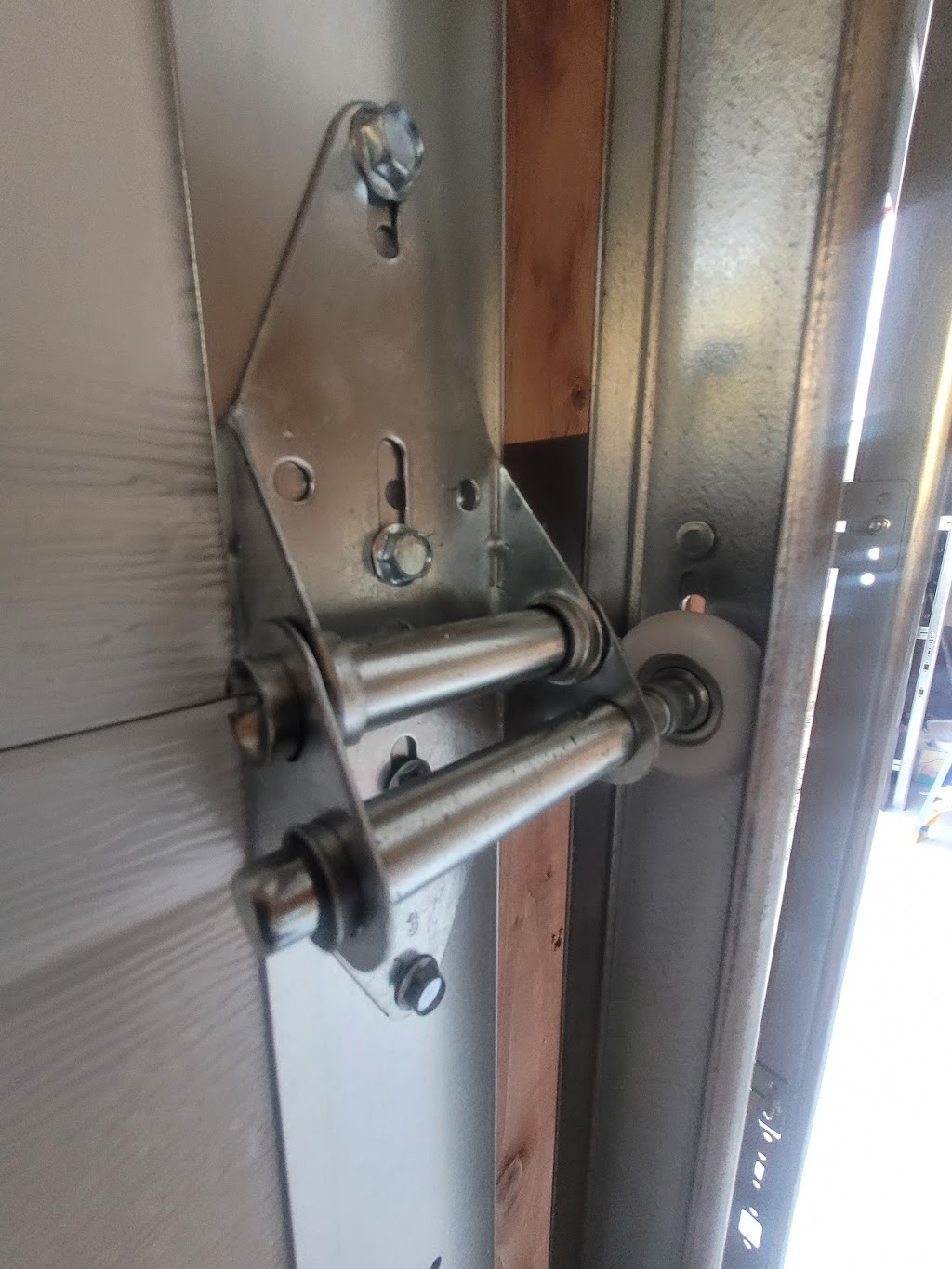Modern Empire Doors | Emery Hill Blvd, Markham, ON L6C 2T5, Canada | Phone: (647) 323-1826