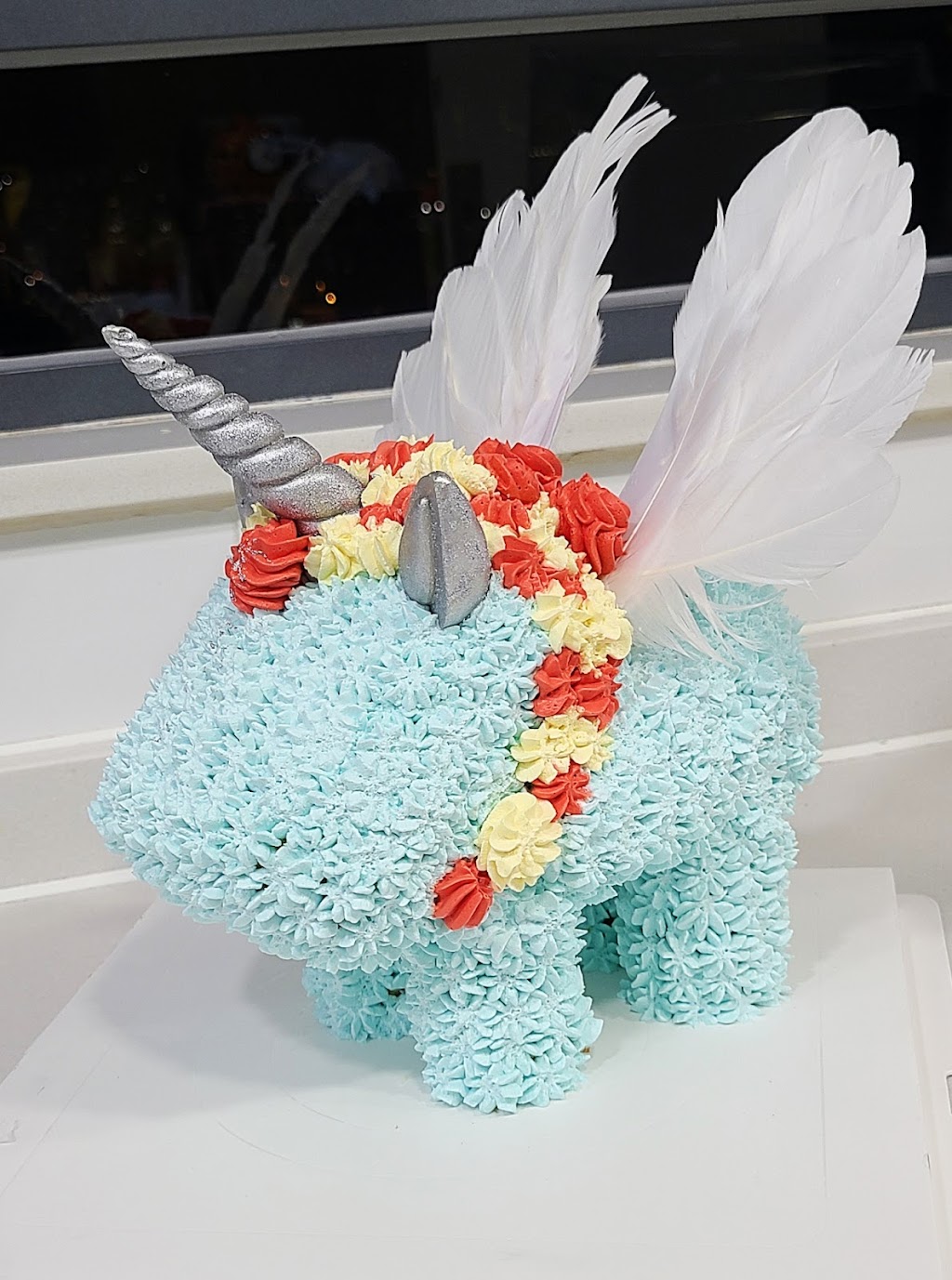 Luau Pâtisserie | 802 Bd de Sainte-Adèle, Sainte-Adèle, QC J8B 2N1, Canada | Phone: (450) 745-4828