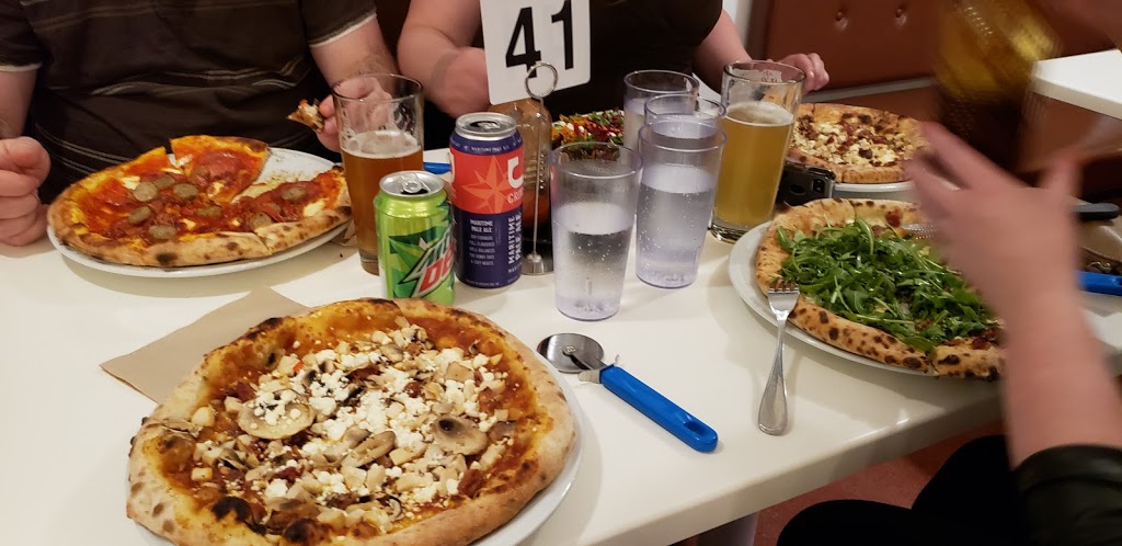 Pomodori Pizzeria | 686 St George Blvd, Moncton, NB E1E 2C6, Canada | Phone: (506) 383-3473