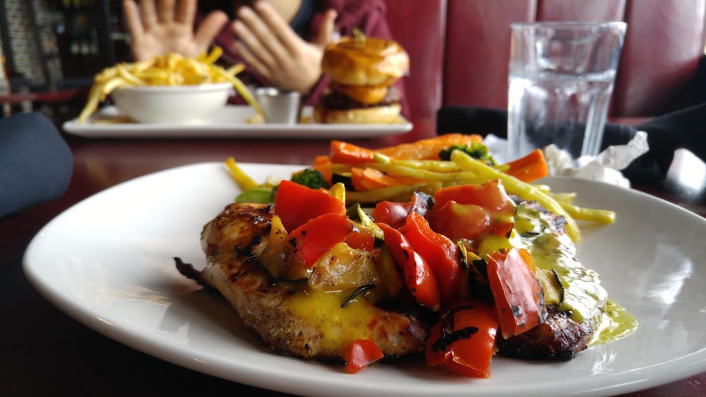 Bâton Rouge Steakhouse & Bar | 120 Chemin du Lac-Millette, Saint-Sauveur, QC J0R 1R6, Canada | Phone: (450) 227-8878