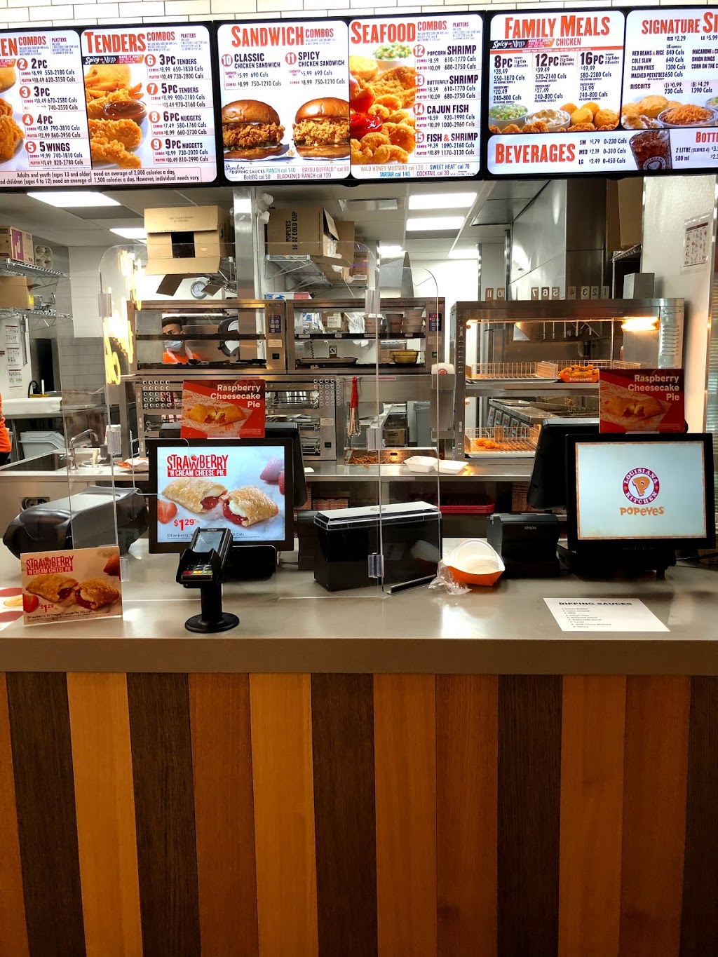 Popeyes Lousiana Kitchen | 4391 King St E, Kitchener, ON N2P 2G1, Canada | Phone: (519) 650-4343