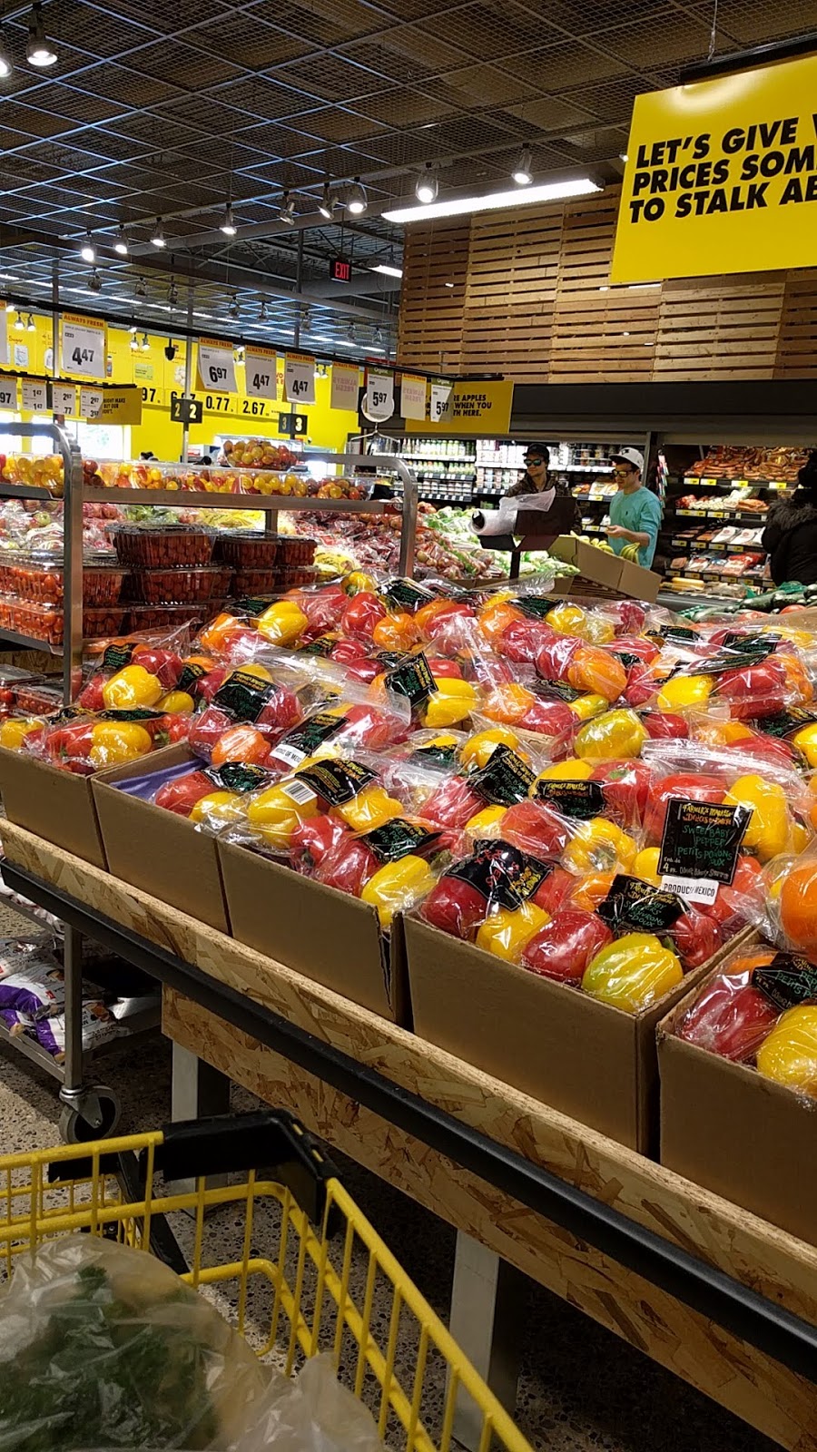 Kevins No Frills | 10233 Elbow Dr SW, Calgary, AB T2W 1E8, Canada | Phone: (403) 252-4704