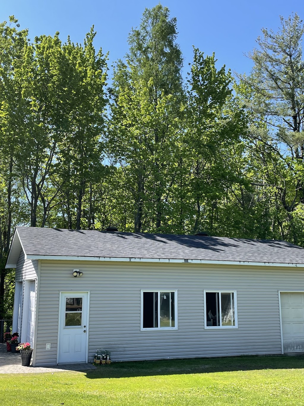 CADS Home Exteriors | 5849 Third Line Rd N, Ottawa, ON K0A 2T0, Canada | Phone: (613) 983-2237