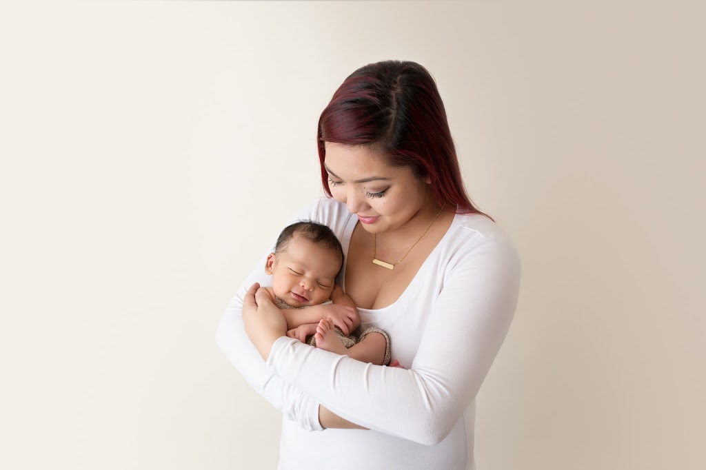Cest lAmour Photography | 1211 King St E, Oshawa, ON L1H 1J1, Canada | Phone: (905) 995-0994