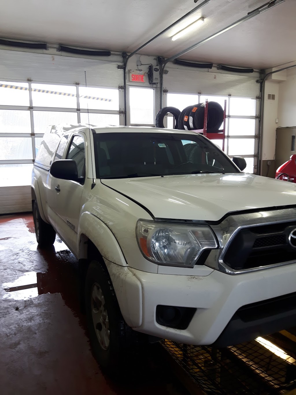 Lub Express inc. (Anjou) | 8371 Boul Métropolitain E, Anjou, QC H1J 1K1, Canada | Phone: (514) 940-9274