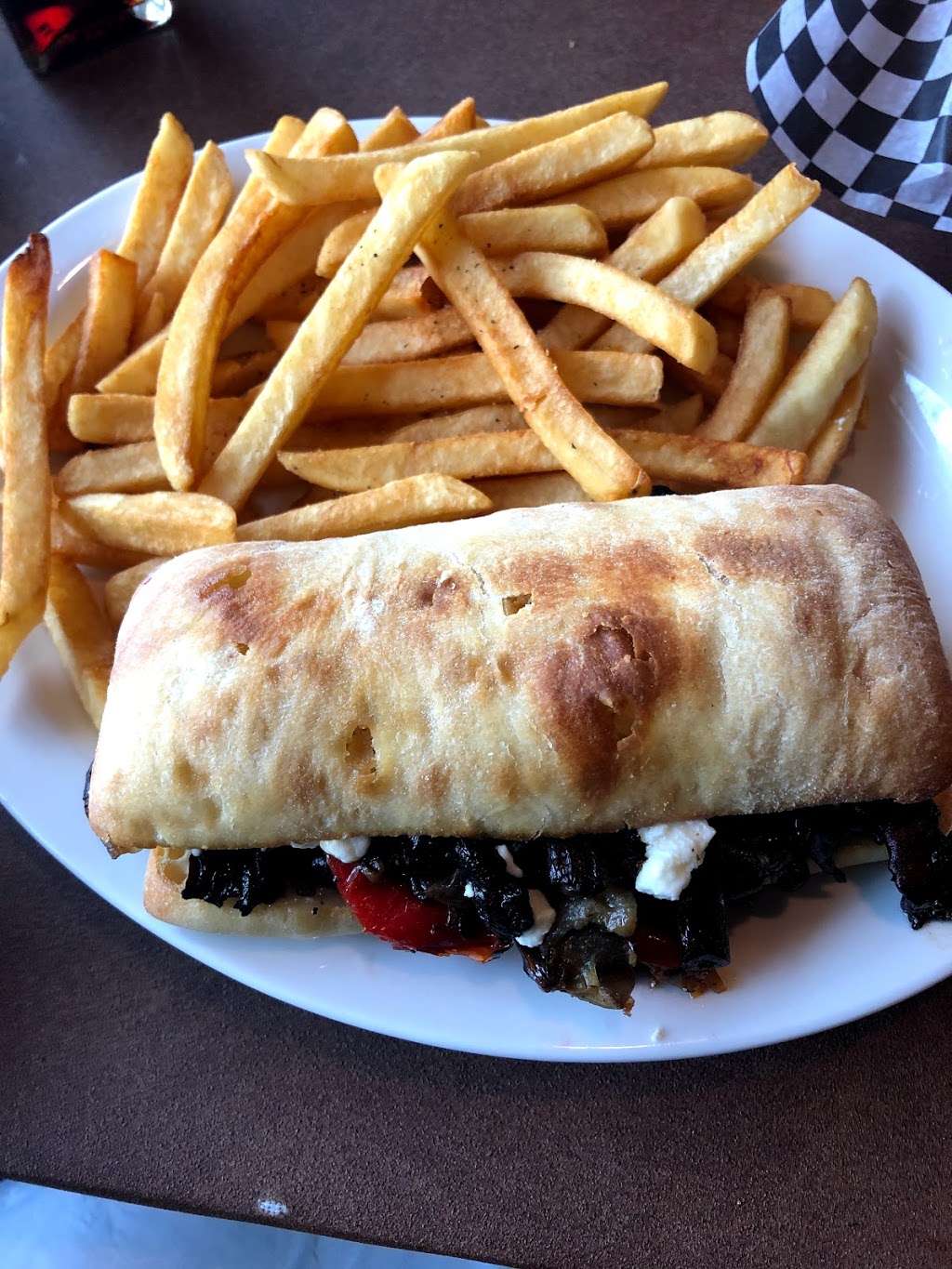 The Locker at the Falls Restaurant & Pub | 9 Lindsay St, Fenelon Falls, ON K0M 1N0, Canada | Phone: (705) 887-6211