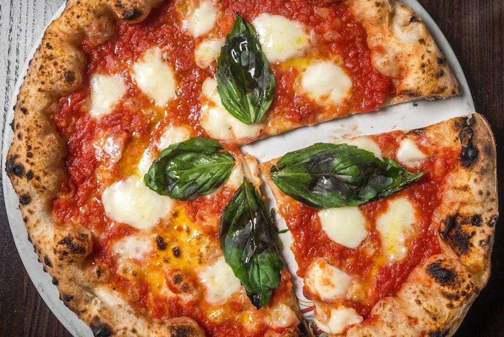 Lake Side Pizza | 41909 Yarrow Central Rd, Chilliwack, BC V2R 5E7, Canada | Phone: (604) 490-1111