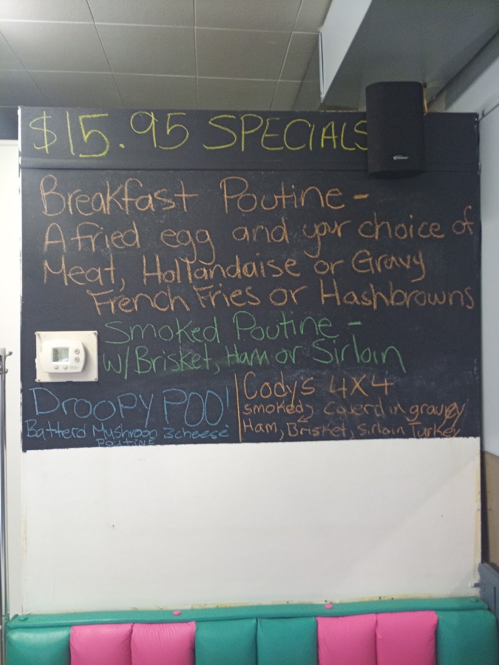 Moms Diner Red Deer AB | 101-3722 57 Ave, Red Deer, AB T4N 4R7, Canada | Phone: (403) 986-1556