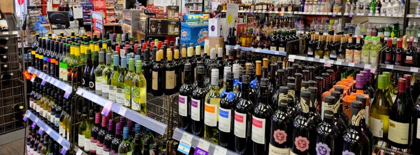 Sunnyside Market | 5854 Beach Ave, Peachland, BC V0H 1X7, Canada | Phone: (250) 767-2361