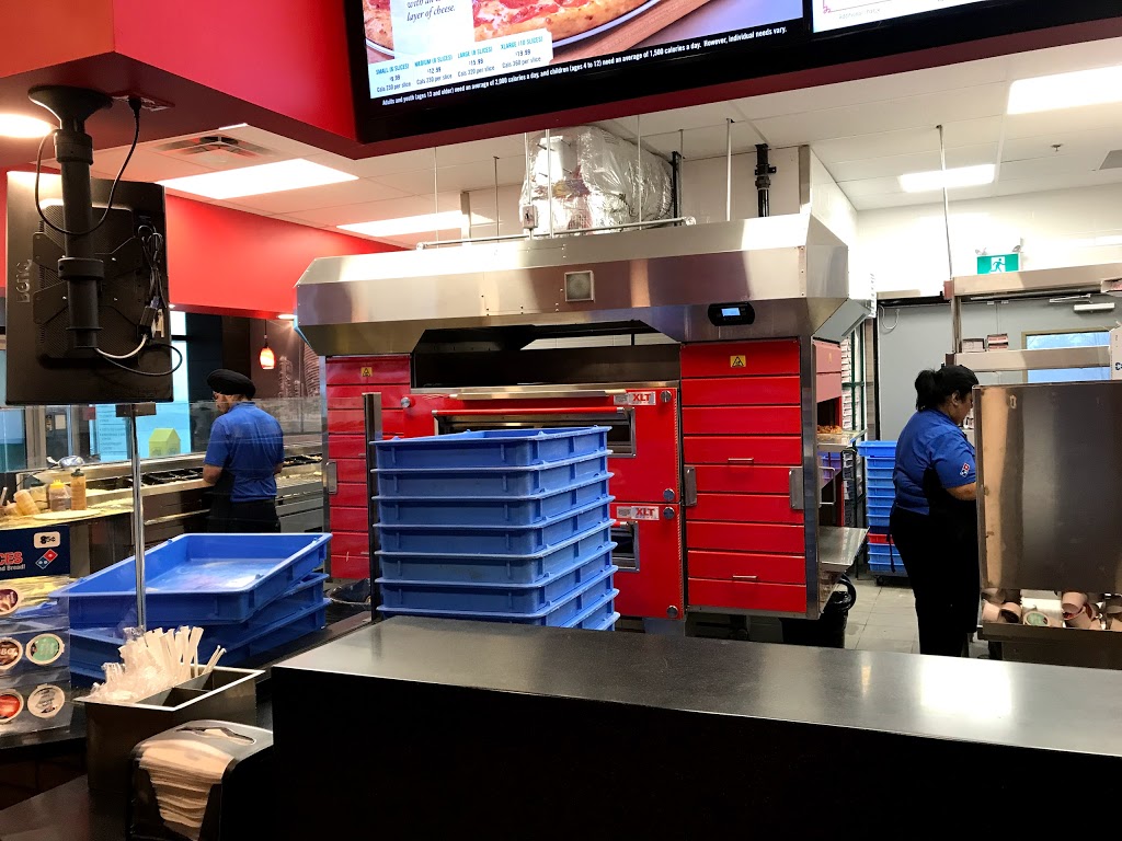 Dominos Kingsbridge | 20 Kingsbridge Garden Cir Unit #1A, Mississauga, ON L5R 3K7, Canada | Phone: (905) 270-3030