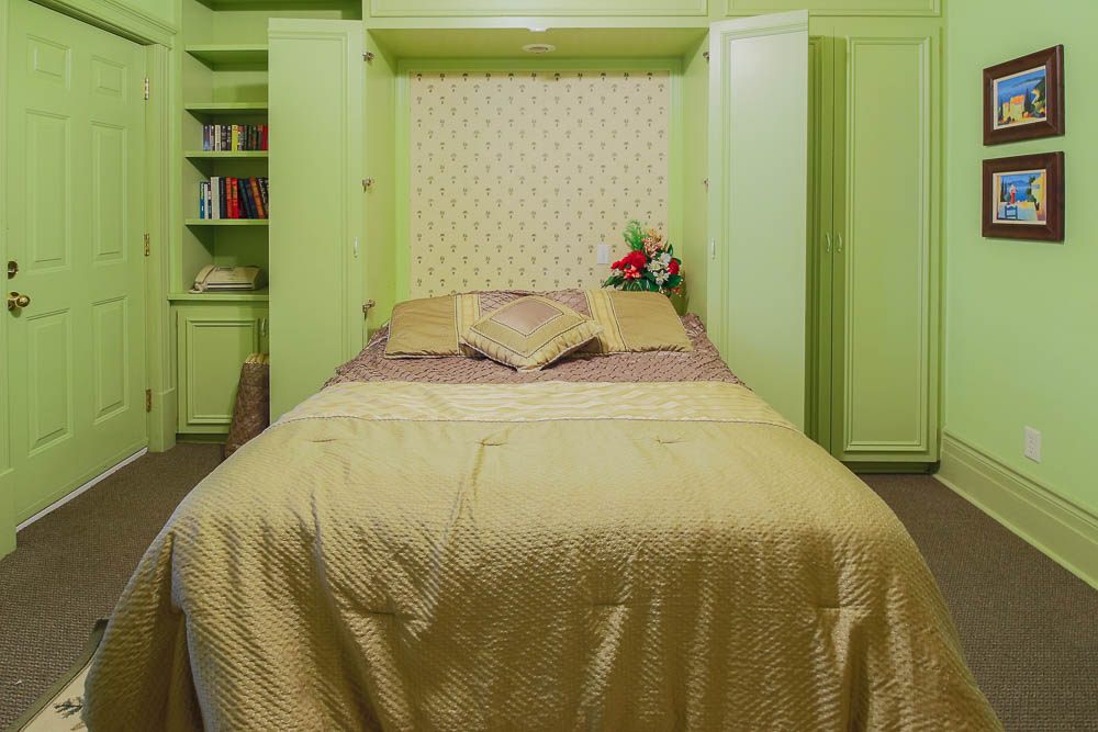 Sallys Place | 295-299 Ontario St, Stratford, ON N5A 3H6, Canada | Phone: (519) 272-2383