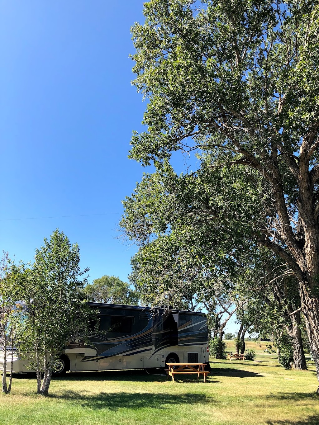 Rivers Edge RV Park & Campground | 262048 Lyndon Rd, Fort Macleod, AB T0L 0Z0, Canada | Phone: (403) 625-1002