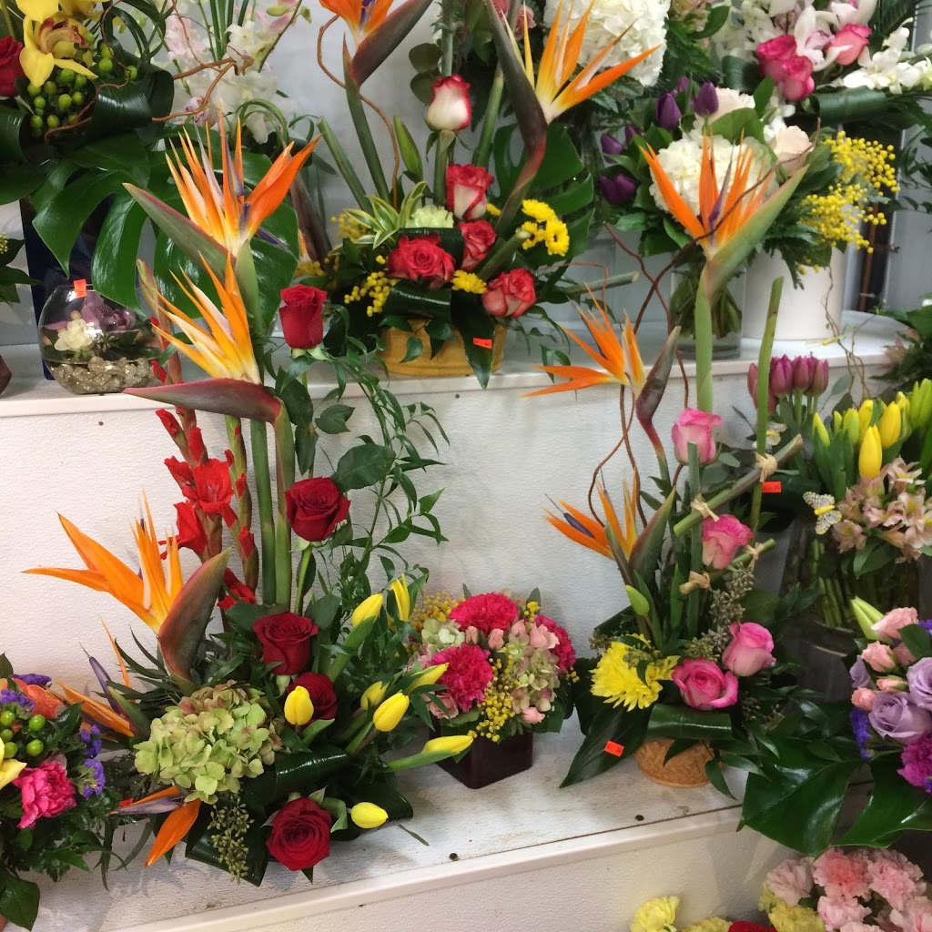 Flower Fantasy | 3635 Cawthra Rd unit 13/14, Mississauga, ON L5A 2Y5, Canada | Phone: (905) 279-2215