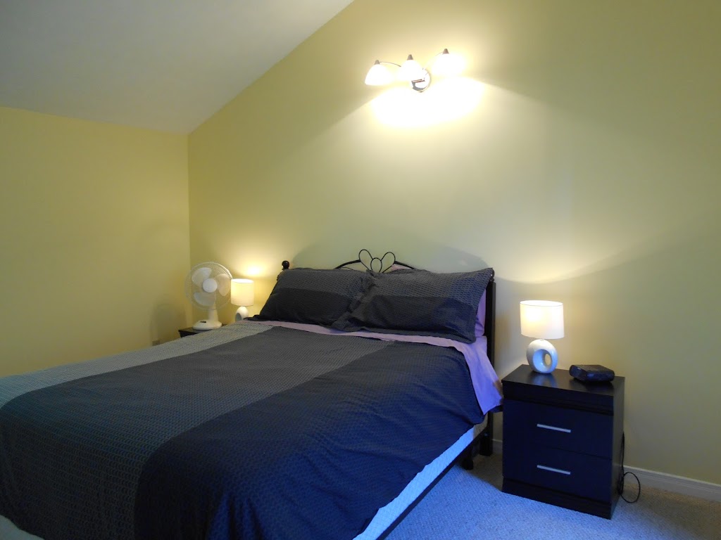 Modern Lake House | 210 Bay St, Southampton, ON N0H 2L0, Canada | Phone: (519) 832-2444