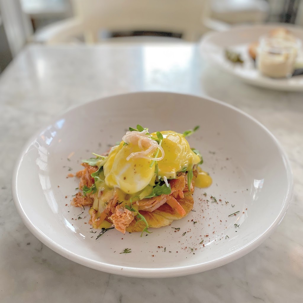 The Tremont Cafe | 100 Pine St, Collingwood, ON L9Y 2N9, Canada | Phone: (705) 293-6000