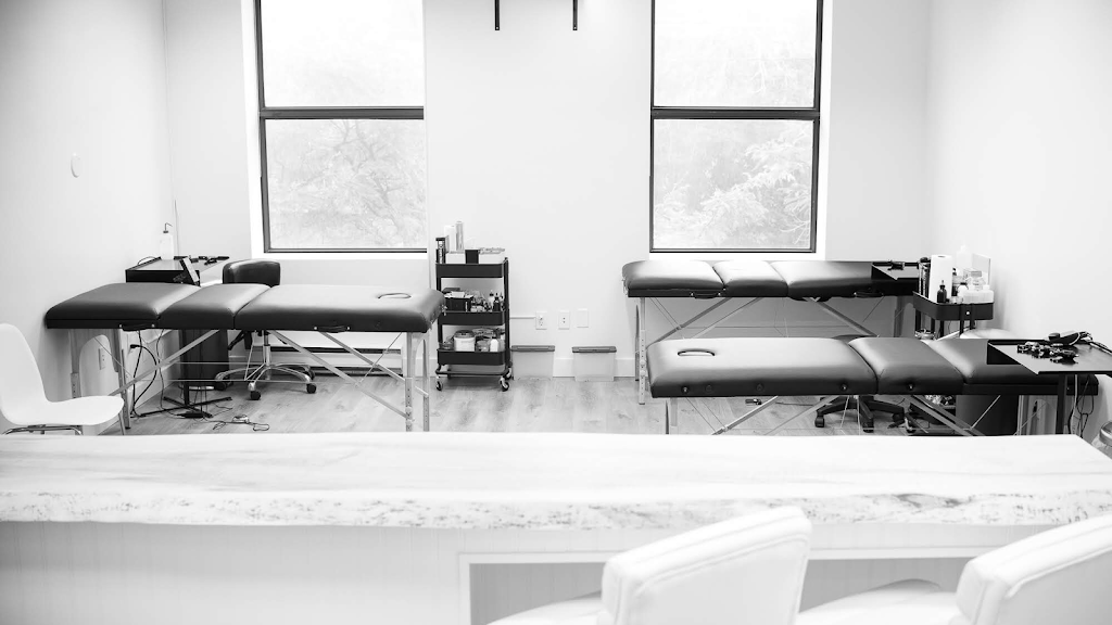 Carte Blanche Tattoo Studio + Art Gallery | 66 Gerrard St E Unit 202, Toronto, ON M5B 2M2, Canada | Phone: (647) 245-4123