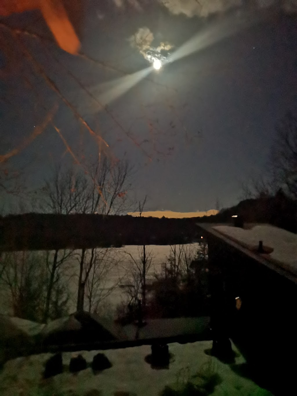 Friendly Fires Getaway | 179 Chem. H Vipond, Val-des-Monts, QC J8N 5J5, Canada | Phone: (613) 223-5857