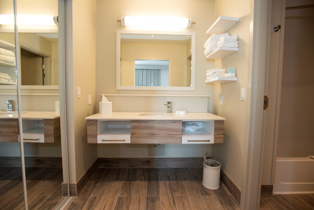 Hampton Inn & Suites by Hilton Thunder Bay | 760 Arthur St W, Thunder Bay, ON P7E 5R9, Canada | Phone: (807) 577-5000