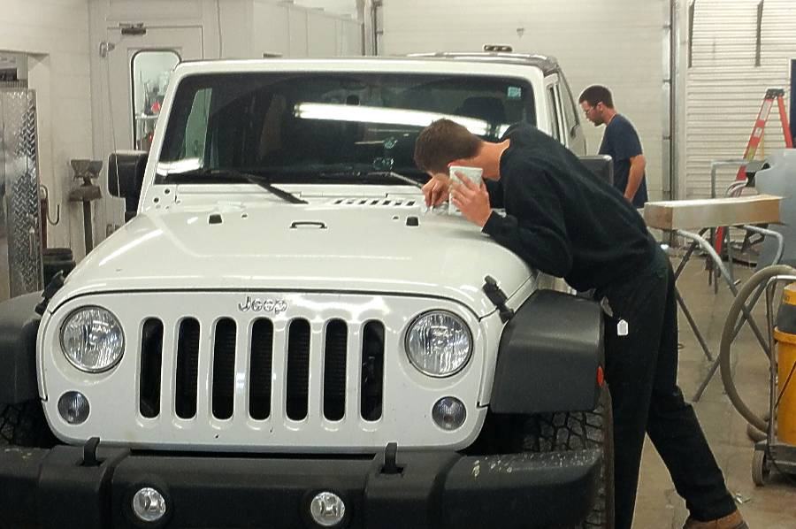 Dixons Auto Body & Glass | 63 Clark St, Welland, ON L3B 5W6, Canada | Phone: (905) 788-3755