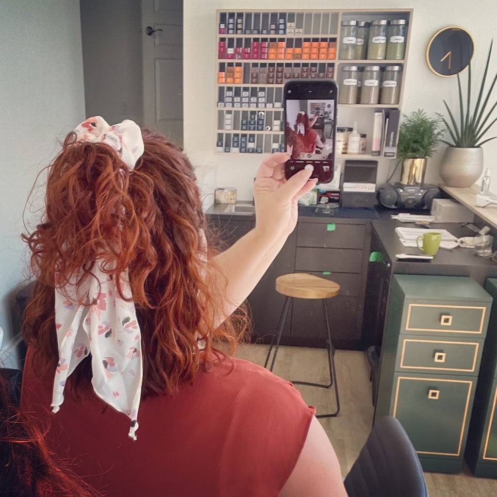 Le Cheveu en 4 | 133 Rue Annabelle, Saint-Rémi, QC J0L 2L0, Canada | Phone: (514) 717-0873