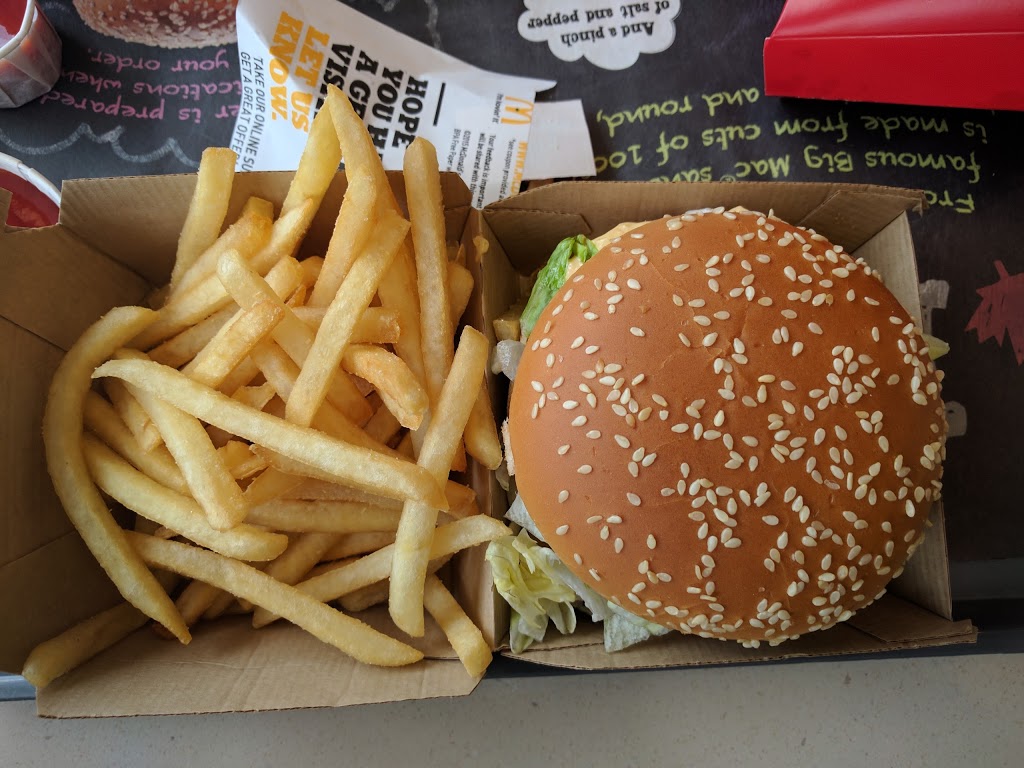McDonalds | 235 Castle Oaks Crossing, Brampton, ON L6P 3X3, Canada | Phone: (905) 794-9224