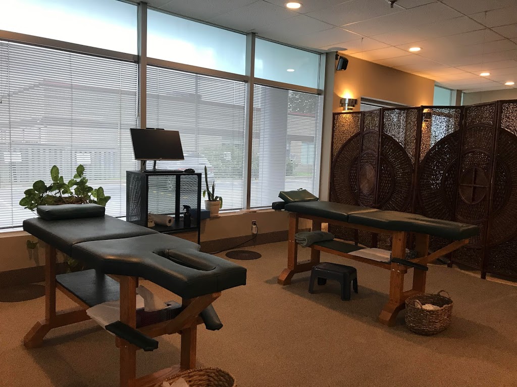 Shaw Chiropractic Family Wellness Centre | 586 Argus Rd #100, Oakville, ON L6J 3J3, Canada | Phone: (905) 842-5489