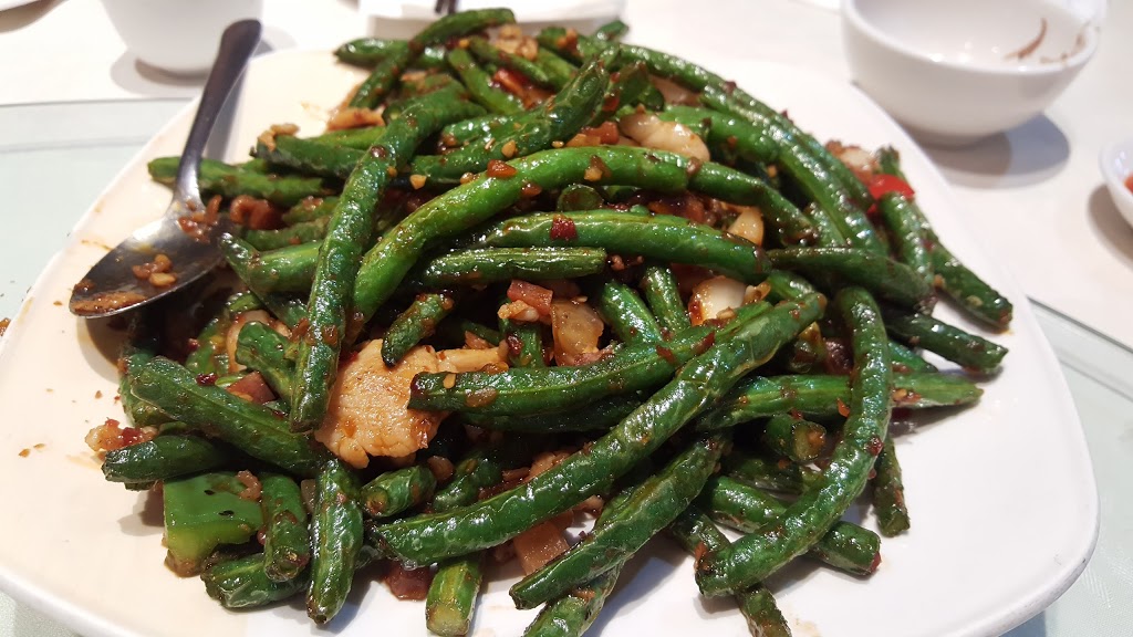Edgemont City Asian Cuisine | 45 Edenwold Dr NW #209, Calgary, AB T3A 3S8, Canada | Phone: (403) 547-0239