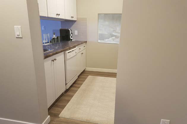Southdale Park Apartments | 4603 20 Ave NW, Edmonton, AB T6L 5W7, Canada | Phone: (780) 461-3399