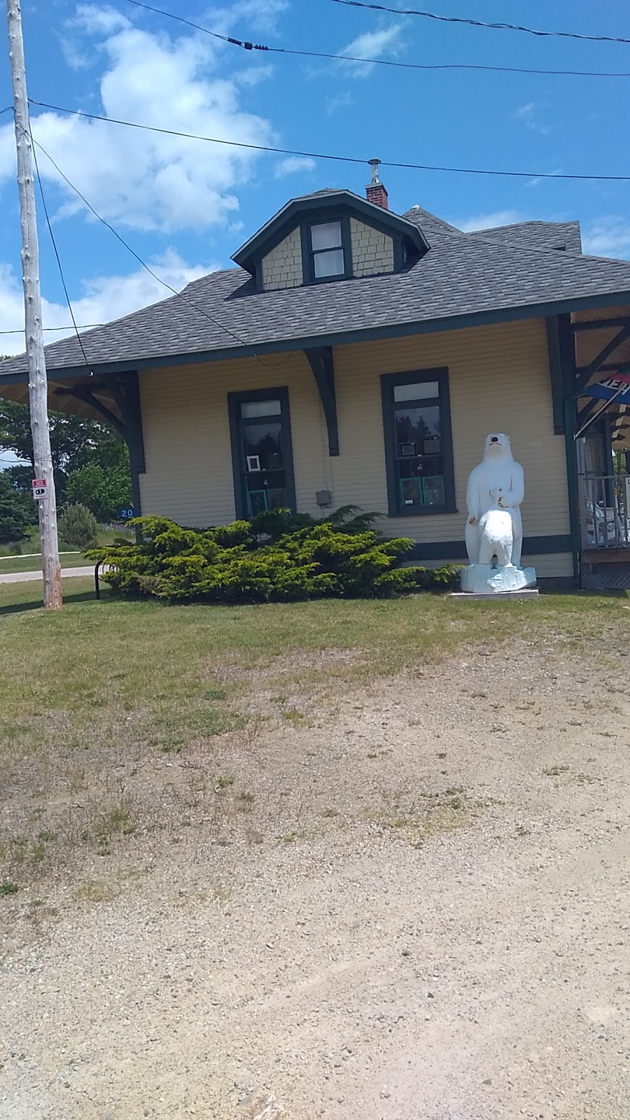 Station 20 Shoppe and Museum | 20 Smith Rd, Chester, NS B0J 1J0, Canada | Phone: (902) 275-2592
