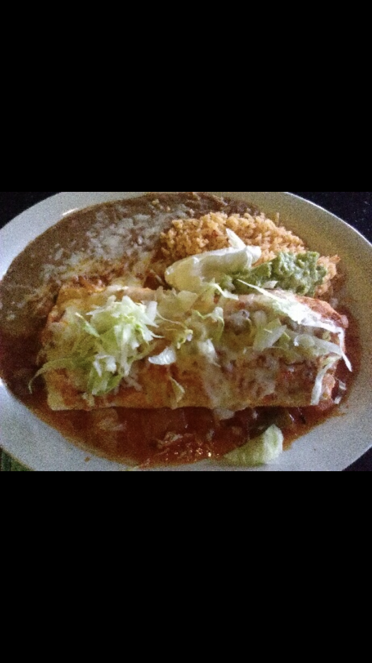Mom’s Bar and Grill | 8874 Bender Rd #101, Lynden, WA 98264, USA | Phone: (360) 392-0397