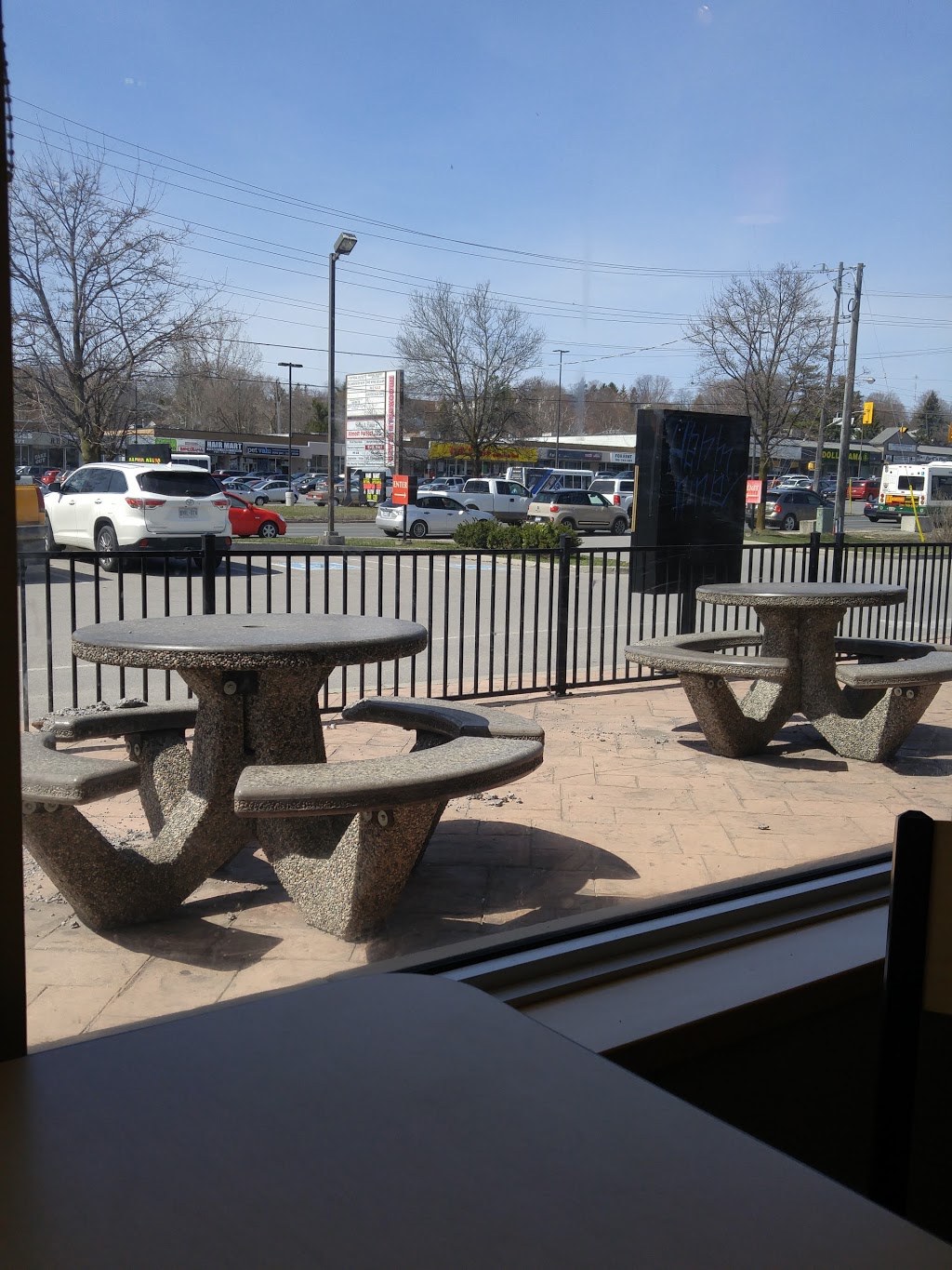 Dairy Queen | 828 Chemong Rd, Peterborough, ON K9H 5Z7, Canada | Phone: (705) 745-3002