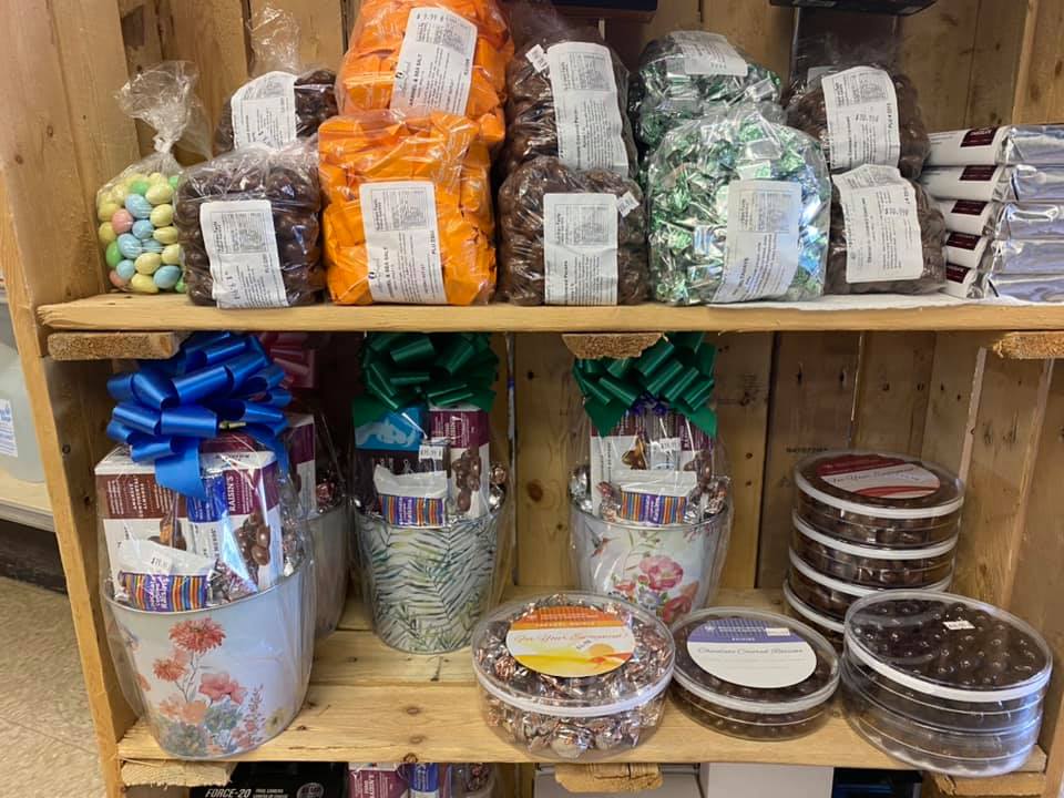 Linkies General Store & Gas Bar | 2553 ON-127, Lake Saint Peter, ON K0L 2K0, Canada | Phone: (613) 338-3195