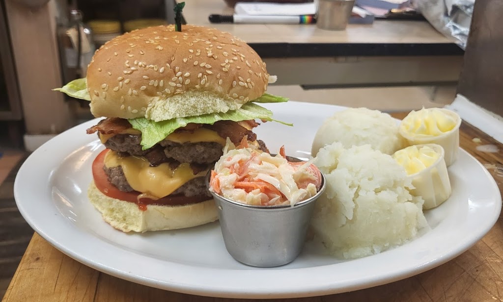 Antonios Seafood & Grill | 9066 NS-101, Digby, NS B0V 1A0, Canada | Phone: (902) 245-6902