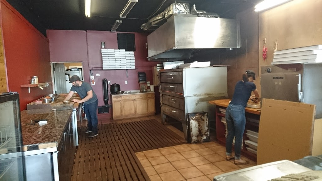 Comos Pizza | 1255 Grand Marais Rd W, Windsor, ON N9E 1E1, Canada | Phone: (519) 966-4242