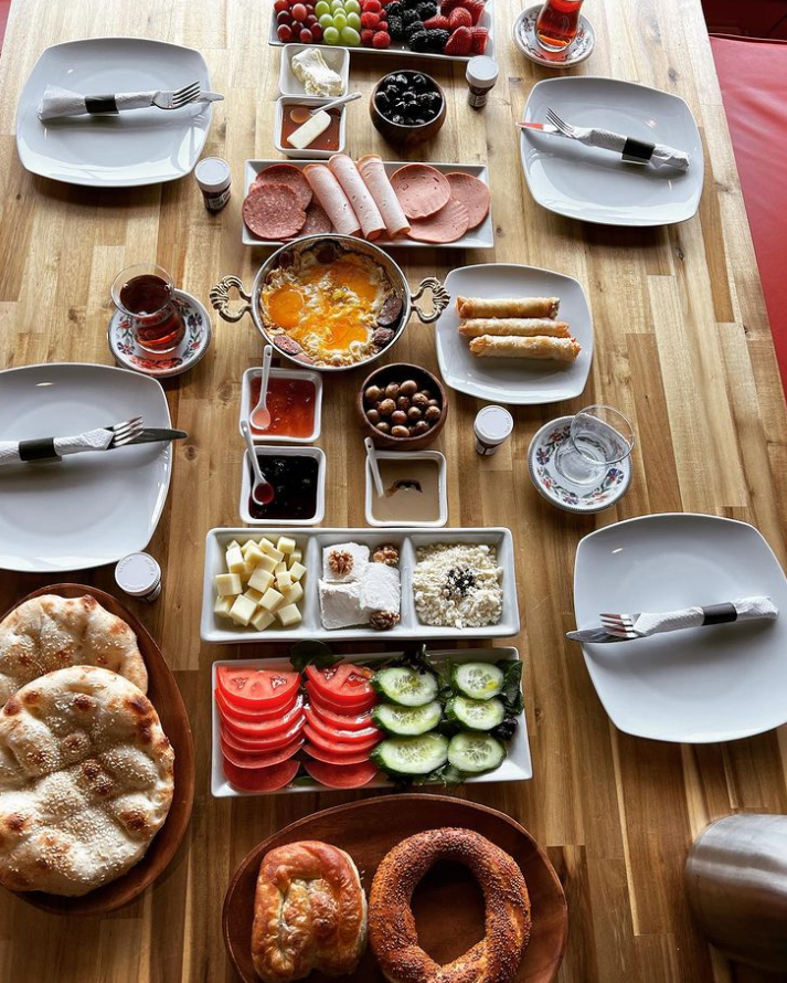 Bosphorus Turkish Cuisine | restaurant | 4205 Keele St #17, North York, ON M3J 3T8, Canada | 6473488000 OR +1 647-348-8000