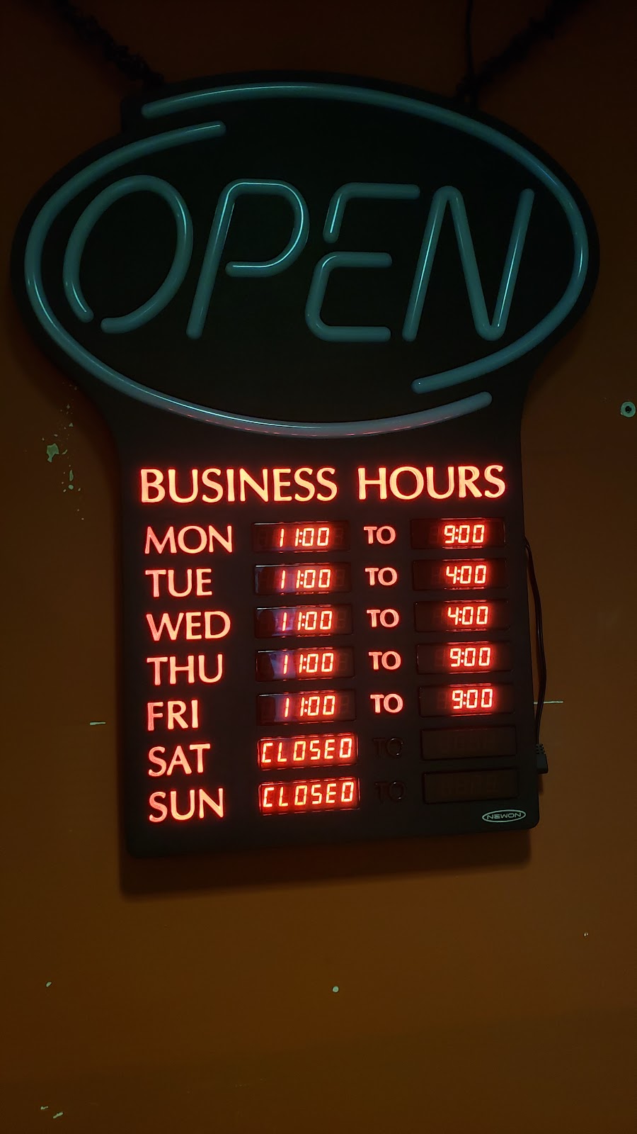 Mikes Place | 1125 Colonel By Drive, Ottawa, ON K1S 5B6, Canada | Phone: (613) 520-6681