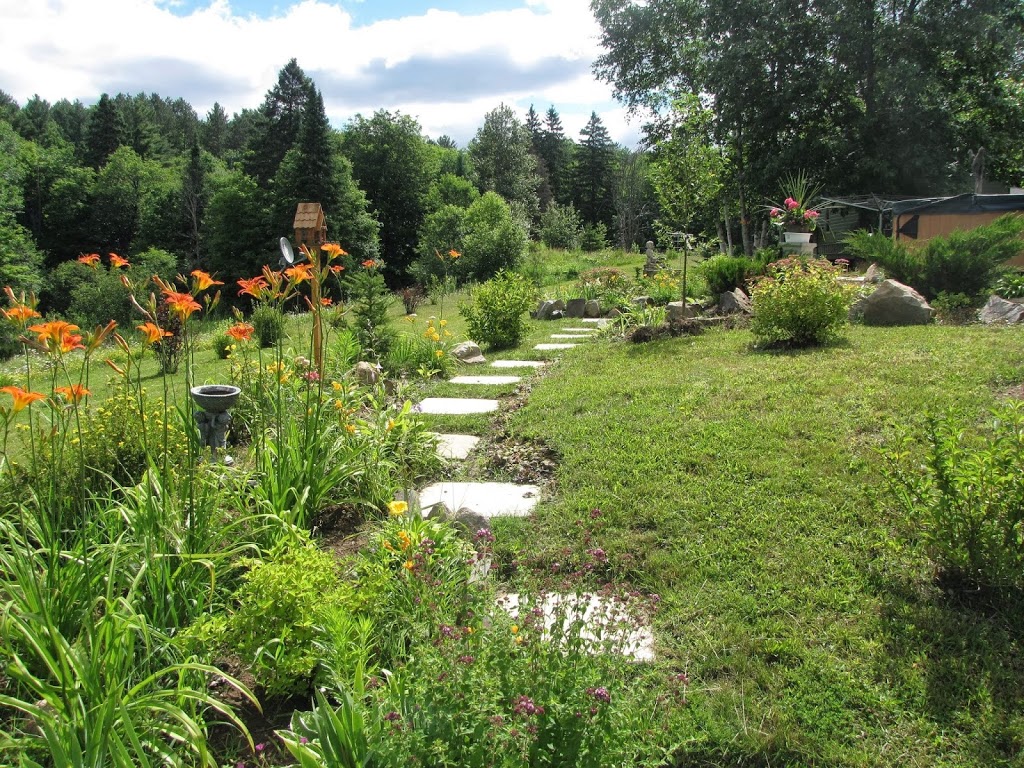 Windrush Bed and Breakfast and Holiday home. | 1784 ON-60, Huntsville, ON P1H 1A3, Canada | Phone: (705) 789-9209