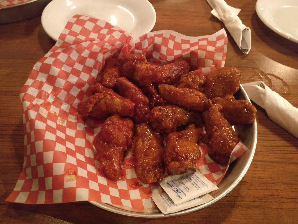 Chucks Roadhouse Bar & Grill | 5001 Legacy Park Dr, Windsor, ON N8W 5S6, Canada | Phone: (519) 967-9000