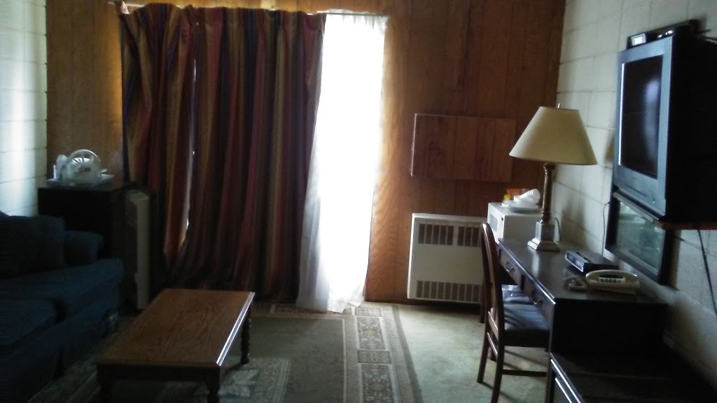 Heidelberg Inn | 461 Hume St, Collingwood, ON L9Y 1W8, Canada | Phone: (705) 444-0626