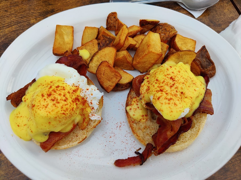 Justamere Cafe & Bakery | 137 Church St, Antigonish, NS B2G 2E3, Canada | Phone: (902) 735-3353