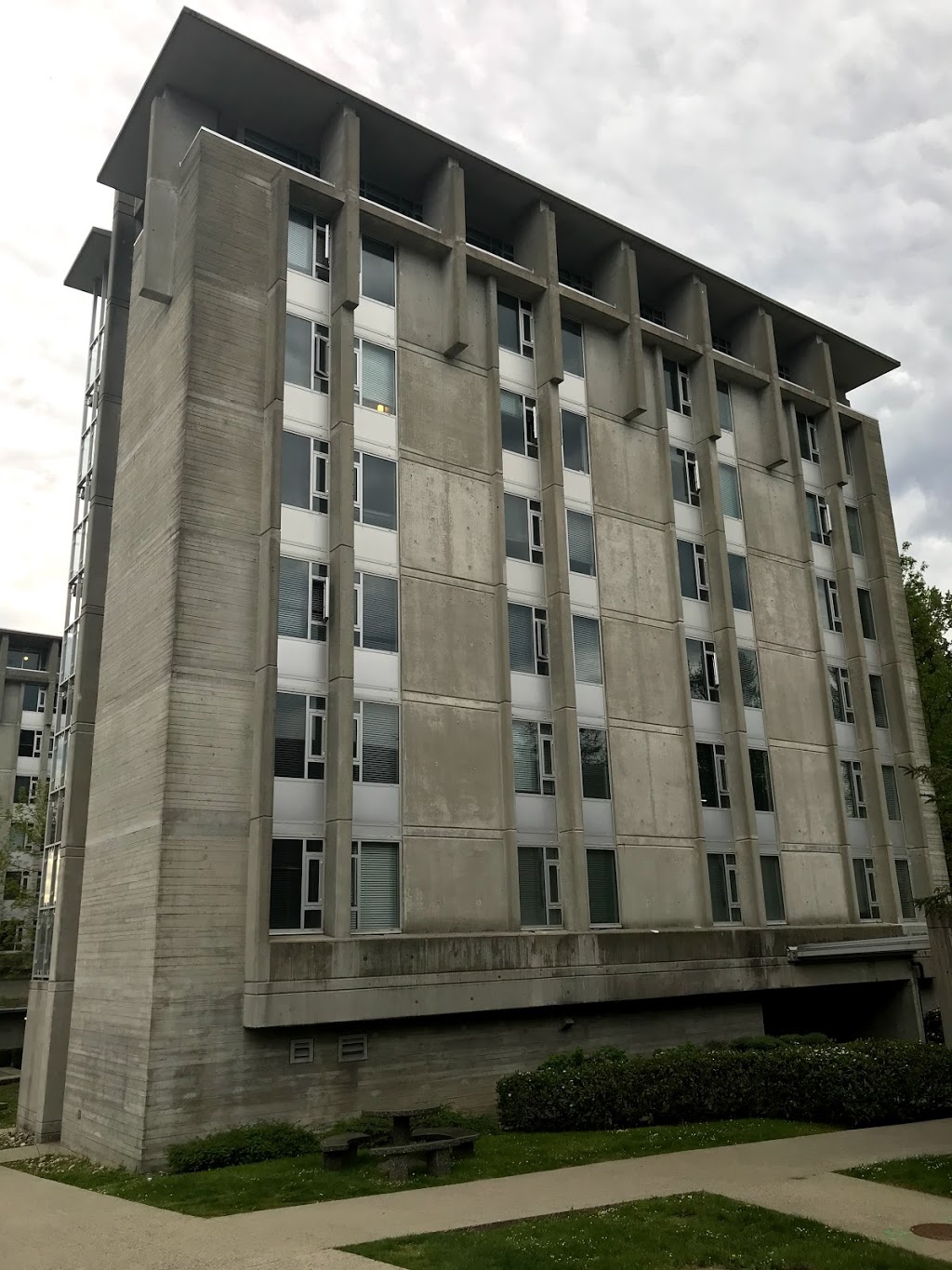 The Simon Hotel | 8888 University Dr, Burnaby, BC V5A 1S6, Canada | Phone: (778) 782-4503