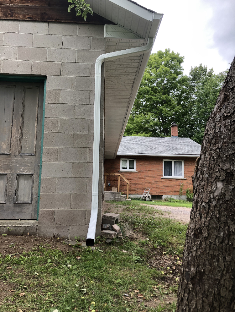 C & C Seamless Eavestrough | 315 Airport Rd, Pembroke, ON K8A 6W7, Canada | Phone: (613) 355-1617