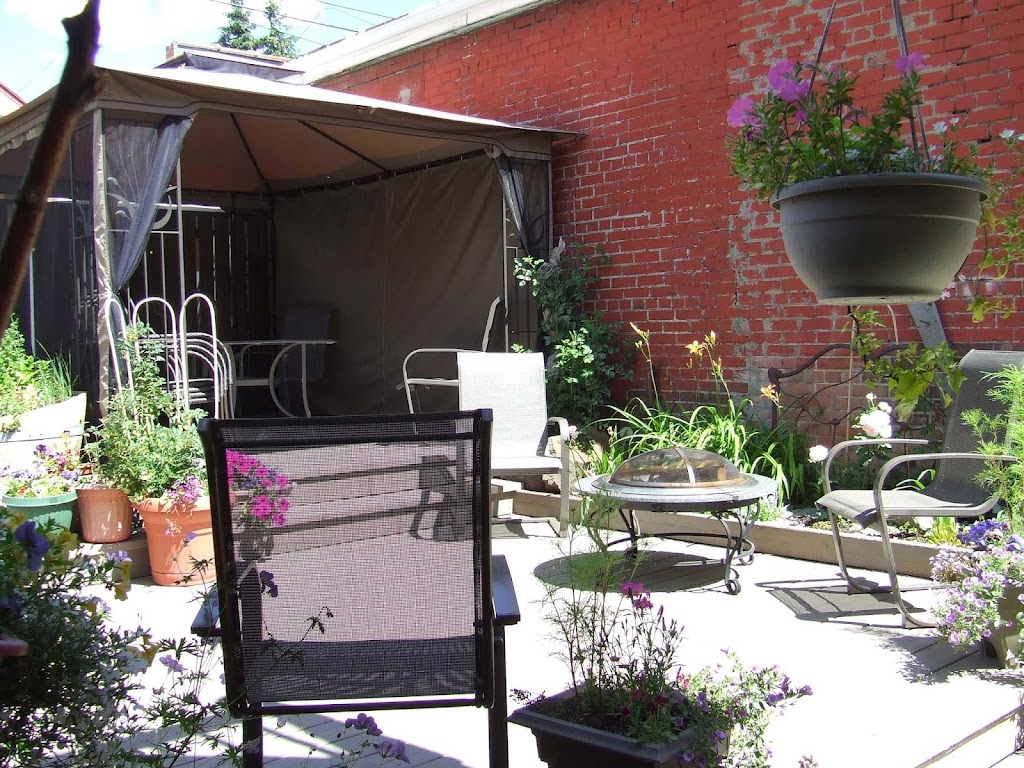 Country Encounters Accommodations | 7701 17 Ave, Coleman, AB T0K 0M0, Canada | Phone: (403) 563-5299