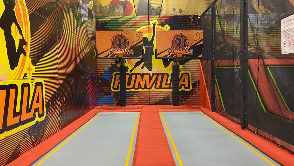 Funvilla London | 1305 Commissioners Rd E, London, ON N6M 0B8, Canada | Phone: (519) 649-4111