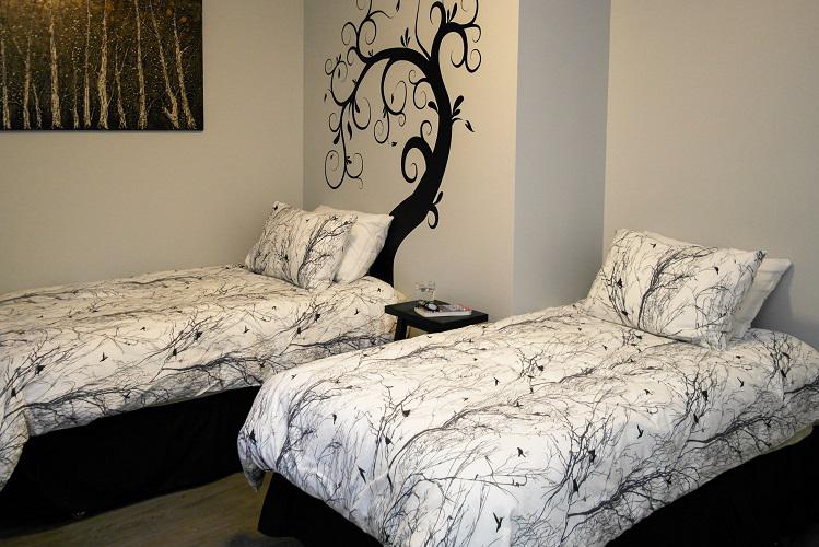 Curious Crow Bed and Breakfast | 230 Woodland Dr, Salt Spring Island, BC V8K 1K2, Canada | Phone: (844) 288-2769
