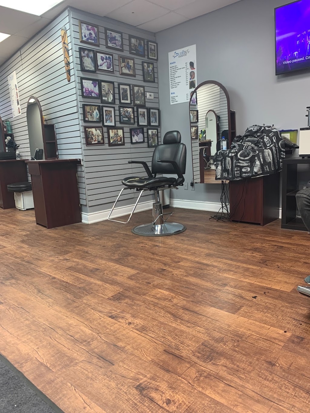 Blessings Hairport | 2103 Weston Rd, York, ON M9N 1X7, Canada | Phone: (416) 235-1666