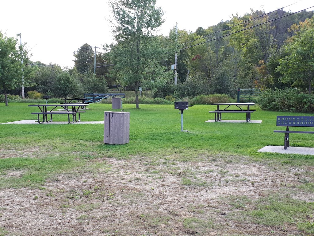 Plage Municipale du Lac Saint-Pierre | 1214 Rte Principale, Val-des-Monts, QC J8N 2K7, Canada | Phone: (819) 457-9400