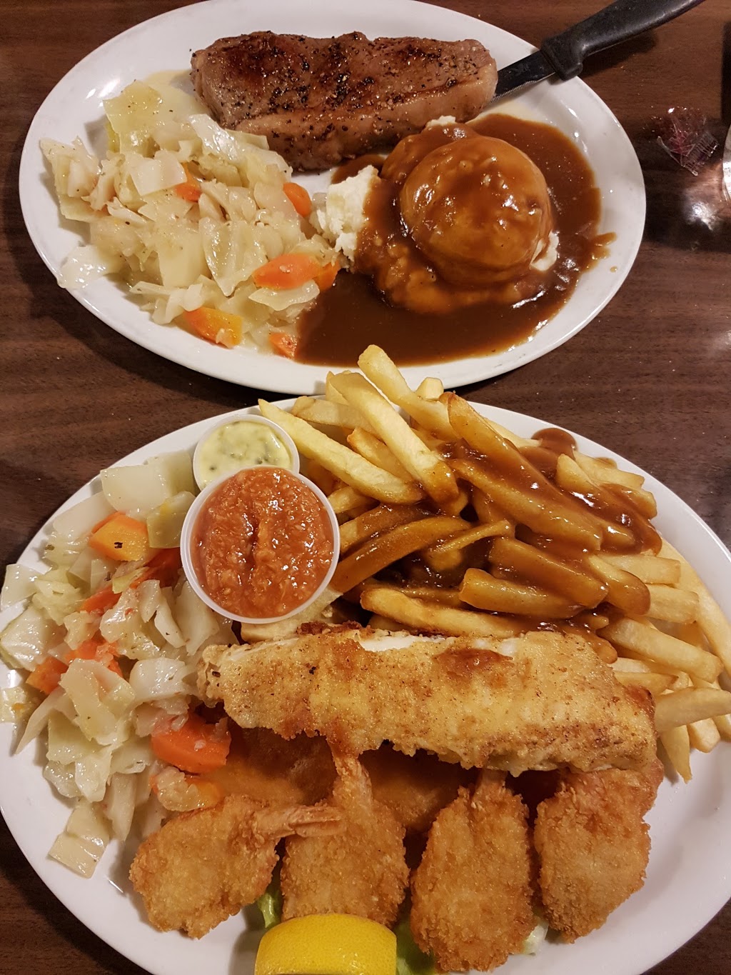 Nikos Restaurant | 245 Parkhill Main St, Parkhill, ON N0M 2K0, Canada | Phone: (519) 294-6222