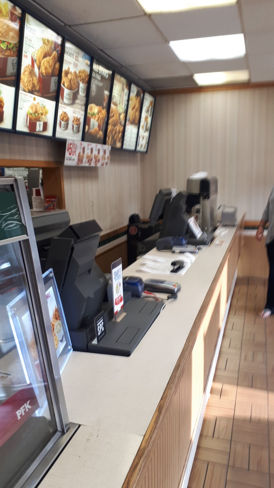 KFC | 28 Dumfries St, Paris, ON N3L 2C8, Canada | Phone: (519) 442-3252